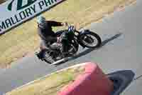 Vintage-motorcycle-club;eventdigitalimages;mallory-park;mallory-park-trackday-photographs;no-limits-trackdays;peter-wileman-photography;trackday-digital-images;trackday-photos;vmcc-festival-1000-bikes-photographs